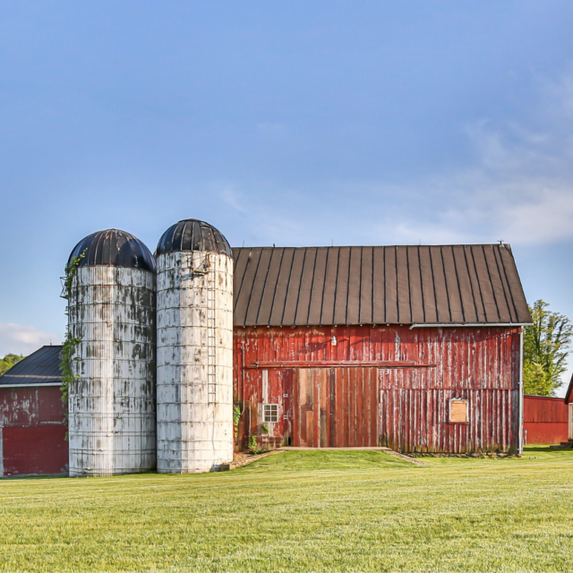 https://gordonsprings.com/wp-content/uploads/2021/07/Gordon-Springs-Red-Barn-1-640x640.png